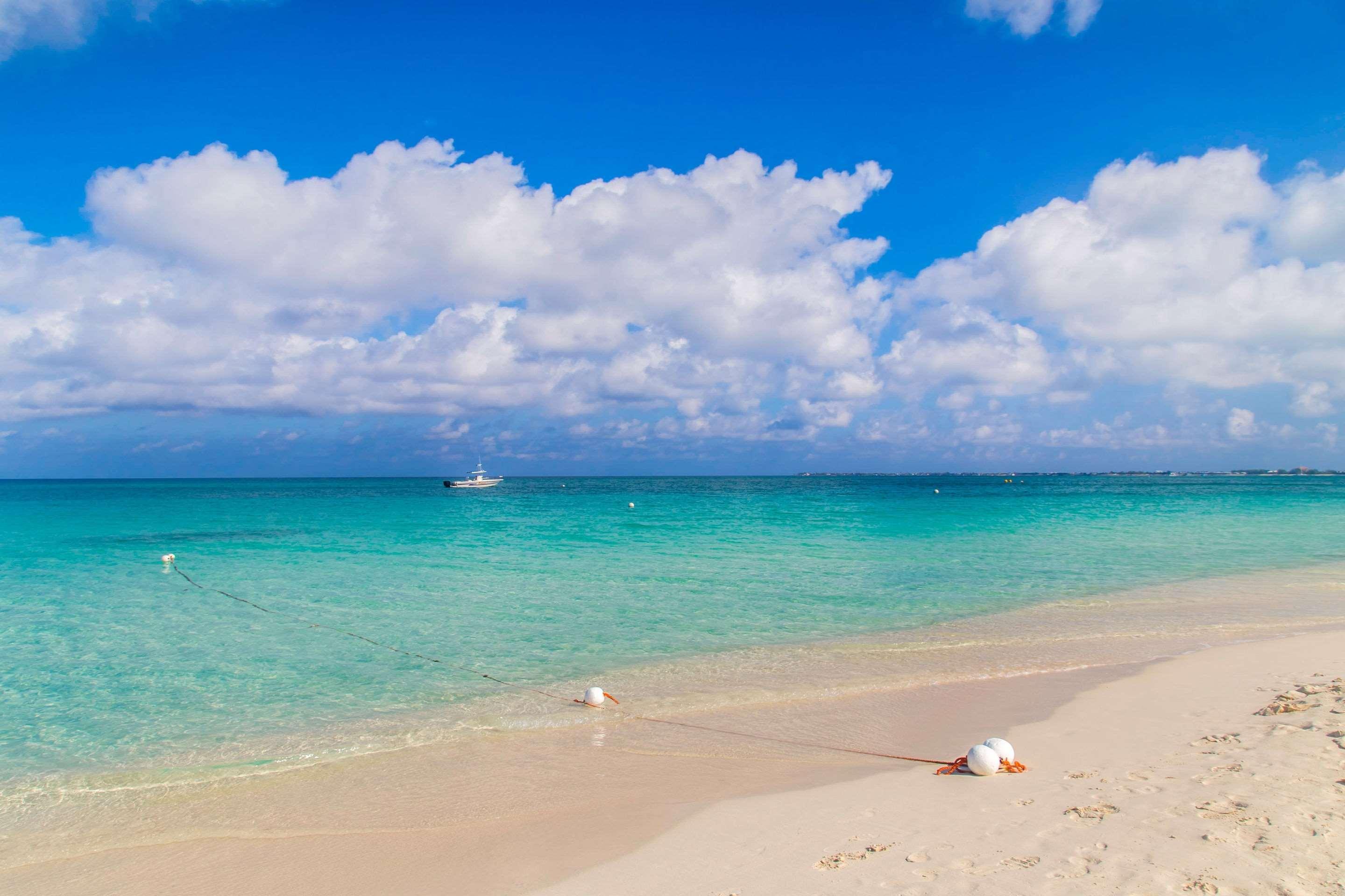 Hampton By Hilton Grand Cayman Seven Mile Beach George Town Luaran gambar