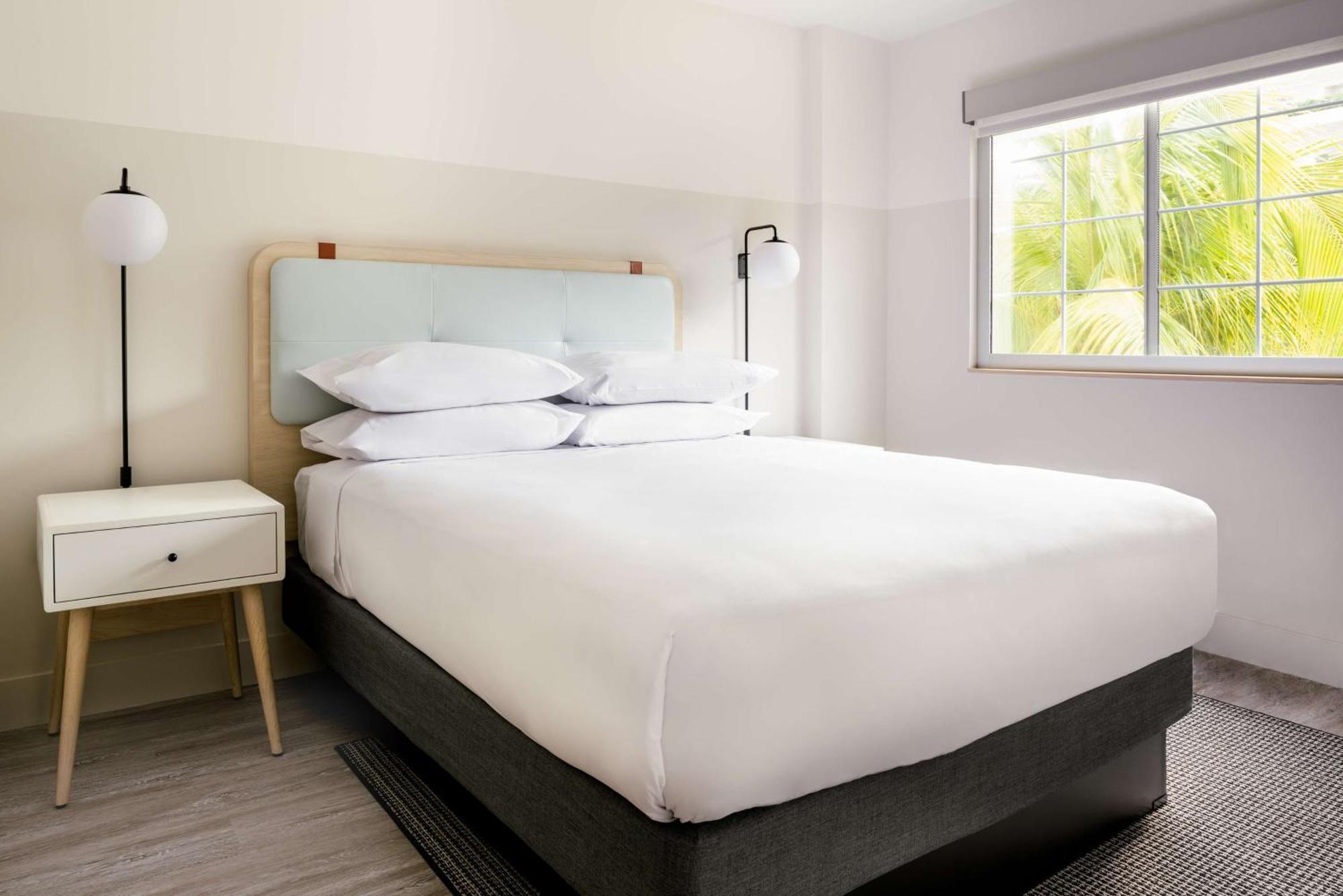 Hampton By Hilton Grand Cayman Seven Mile Beach George Town Luaran gambar