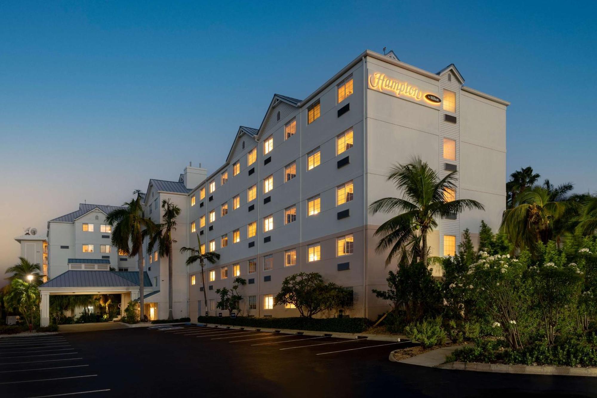 Hampton By Hilton Grand Cayman Seven Mile Beach George Town Luaran gambar